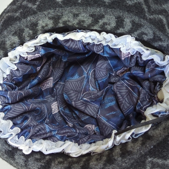 Adora, gray and black wool blend bucket hat. - Picture 5 of 6